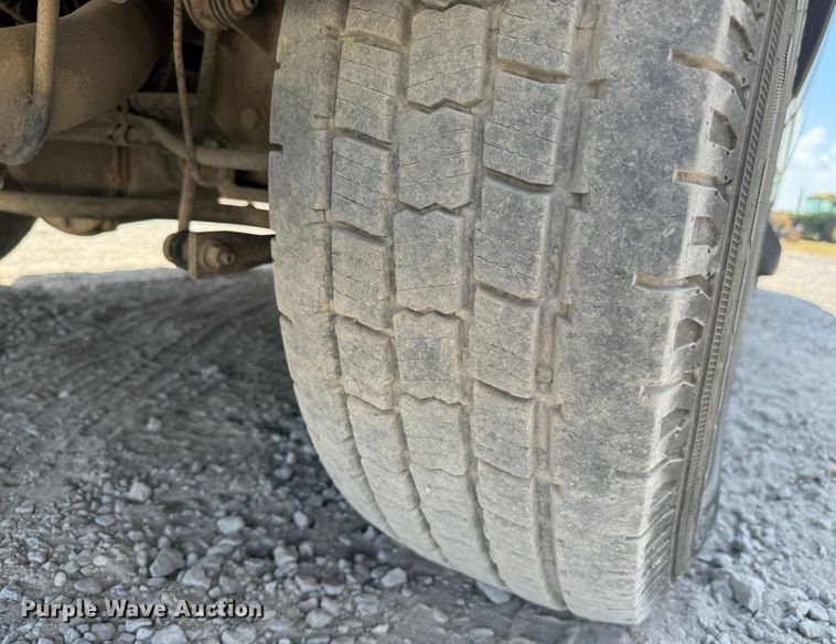 image for item MV9098 2004 Cadillac  Escalade ESV SUV