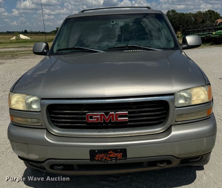 image for item MV9101 2003 GMC Yukon XL SUV