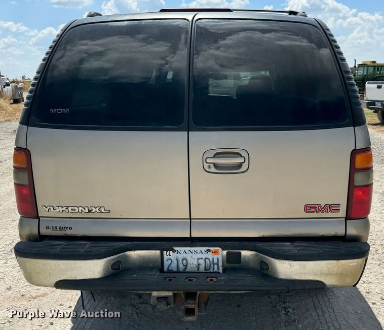 image for item MV9101 2003 GMC Yukon XL SUV