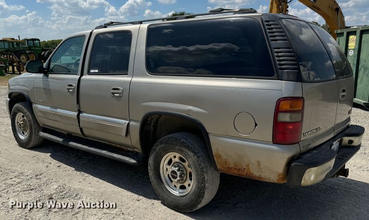 image for item MV9101 2003 GMC Yukon XL SUV