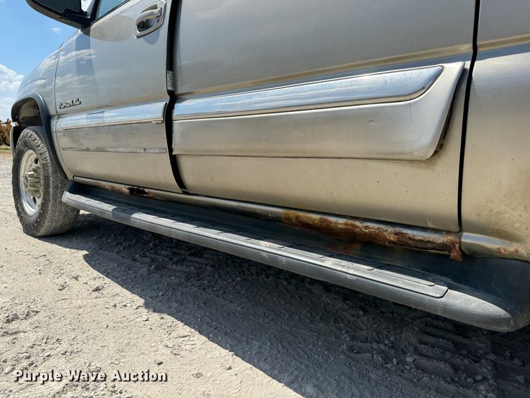 image for item MV9101 2003 GMC Yukon XL SUV