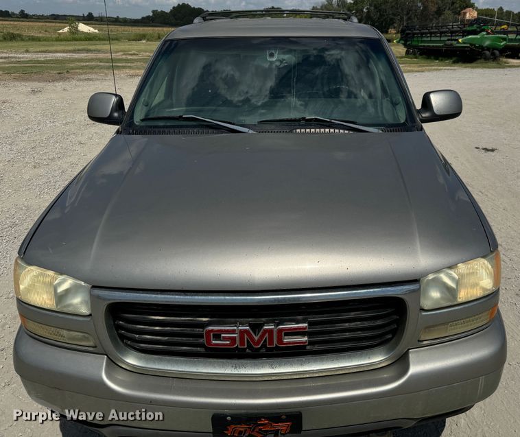image for item MV9101 2003 GMC Yukon XL SUV
