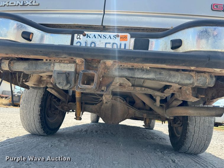 image for item MV9101 2003 GMC Yukon XL SUV