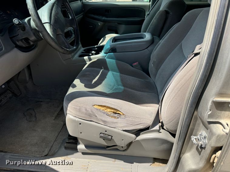 image for item MV9101 2003 GMC Yukon XL SUV