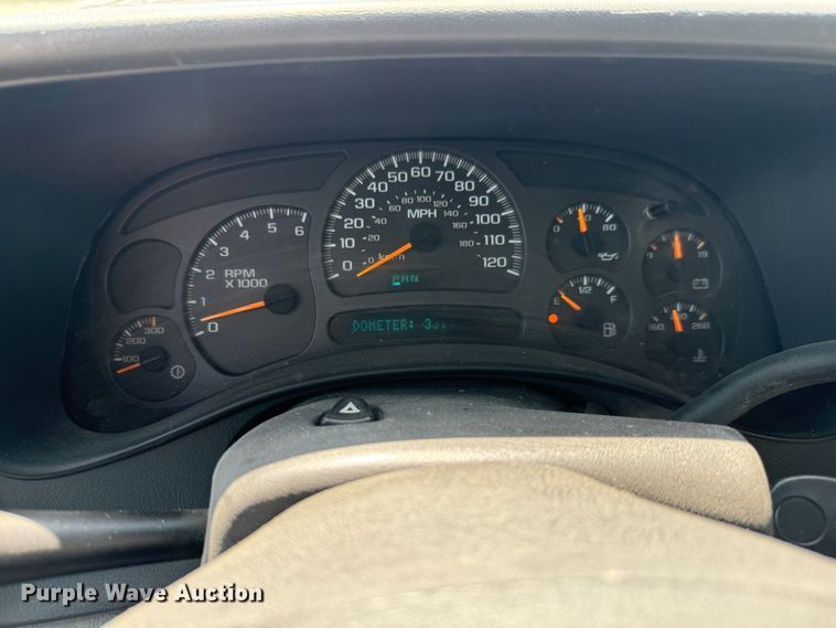 image for item MV9101 2003 GMC Yukon XL SUV