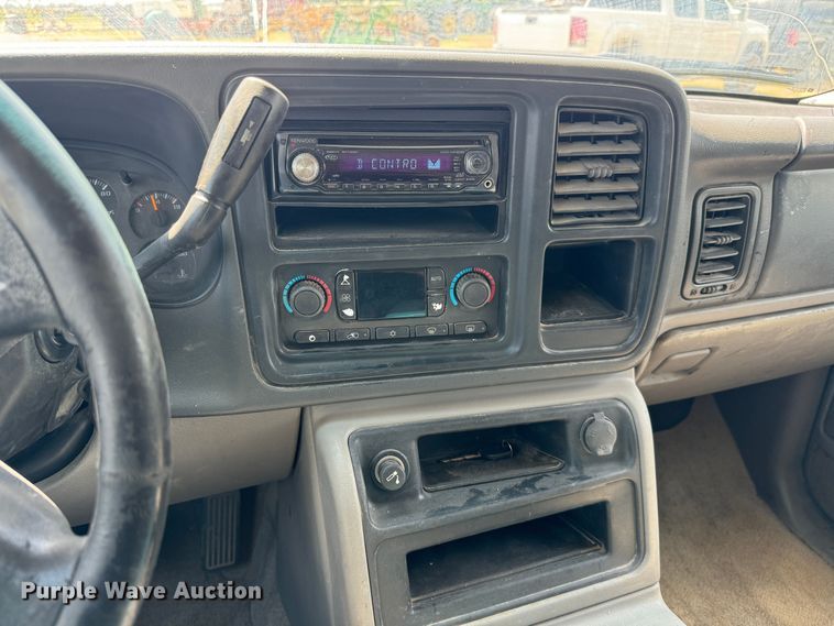 image for item MV9101 2003 GMC Yukon XL SUV