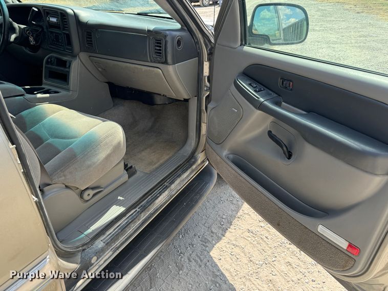 image for item MV9101 2003 GMC Yukon XL SUV