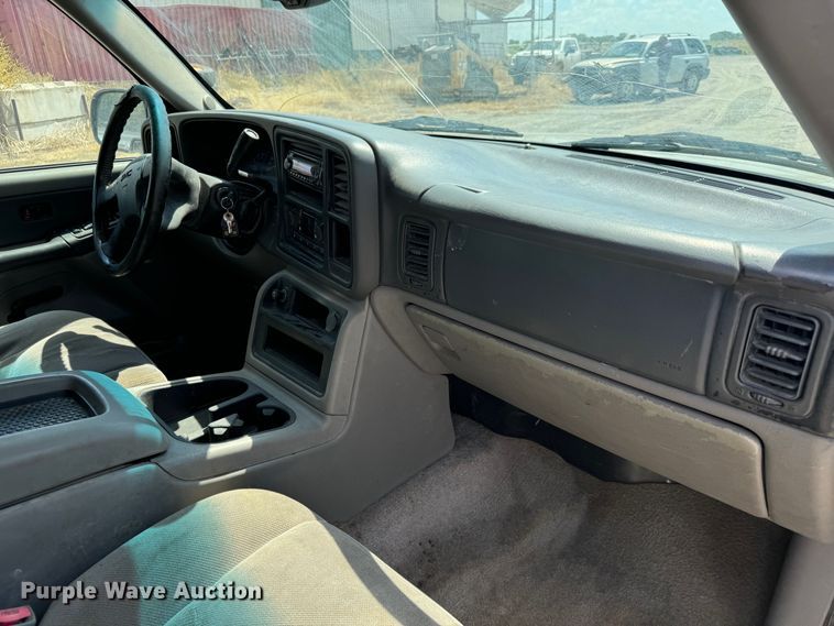 image for item MV9101 2003 GMC Yukon XL SUV