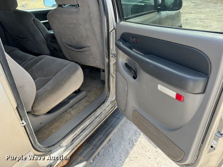 image for item MV9101 2003 GMC Yukon XL SUV