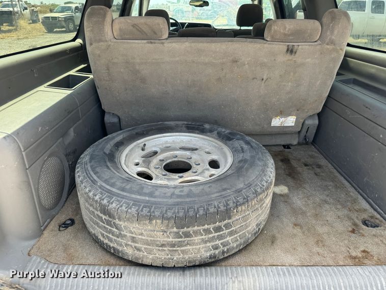 image for item MV9101 2003 GMC Yukon XL SUV