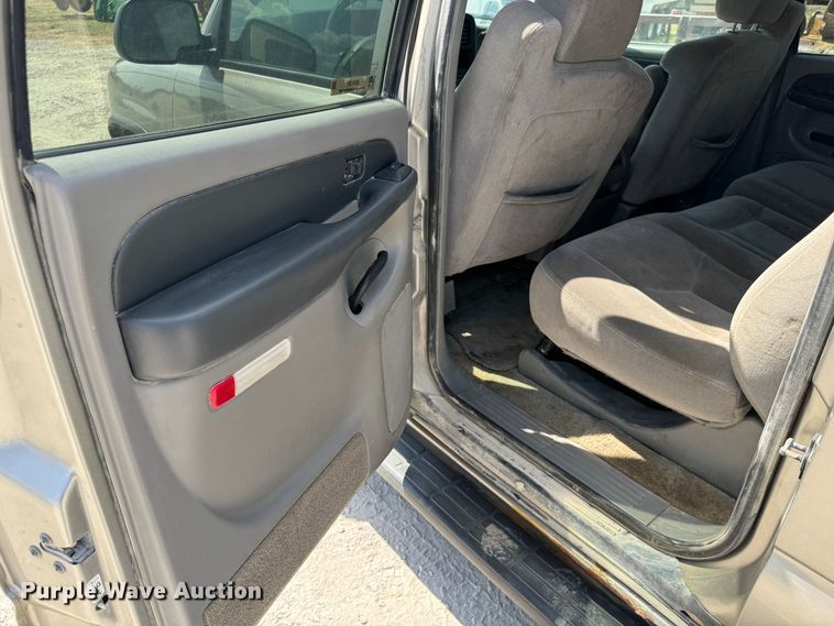 image for item MV9101 2003 GMC Yukon XL SUV