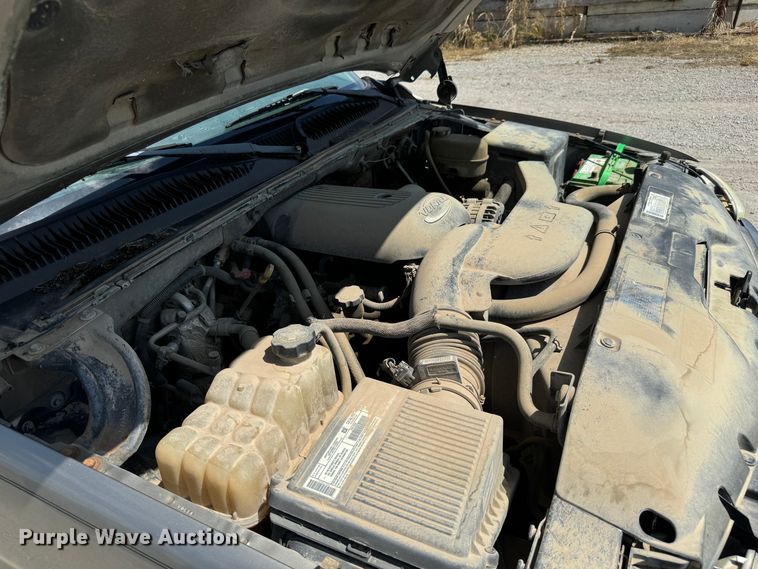 image for item MV9101 2003 GMC Yukon XL SUV