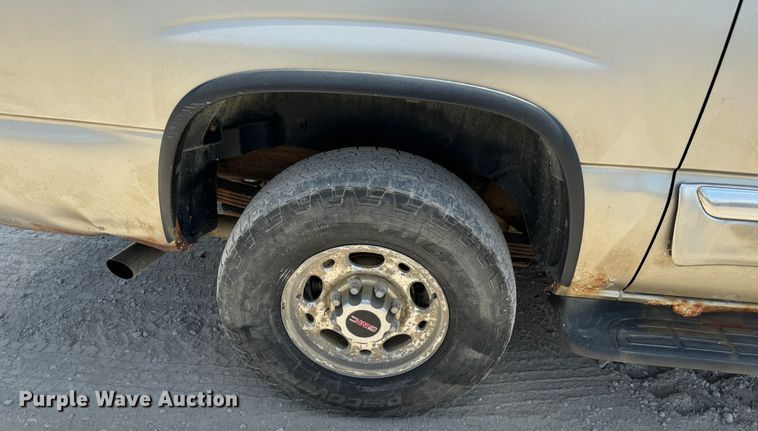 image for item MV9101 2003 GMC Yukon XL SUV