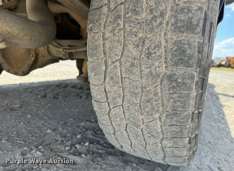 image for item MV9101 2003 GMC Yukon XL SUV