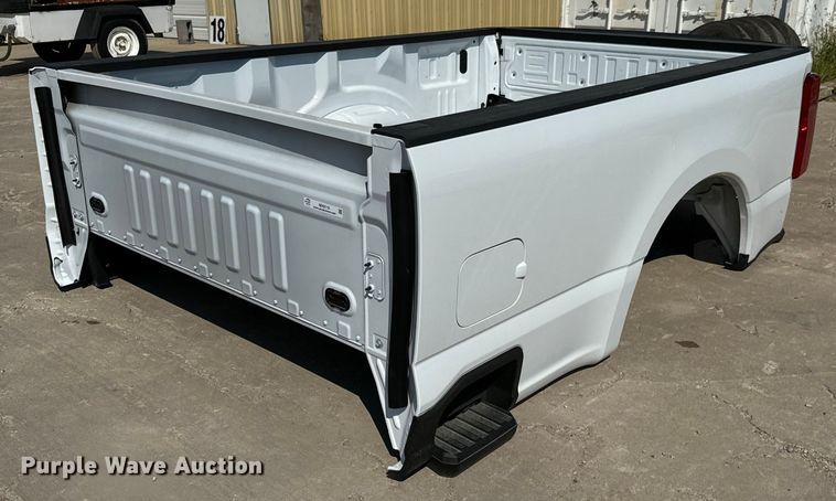 image for item MV9110 2024 Ford F250 pickup truck bed