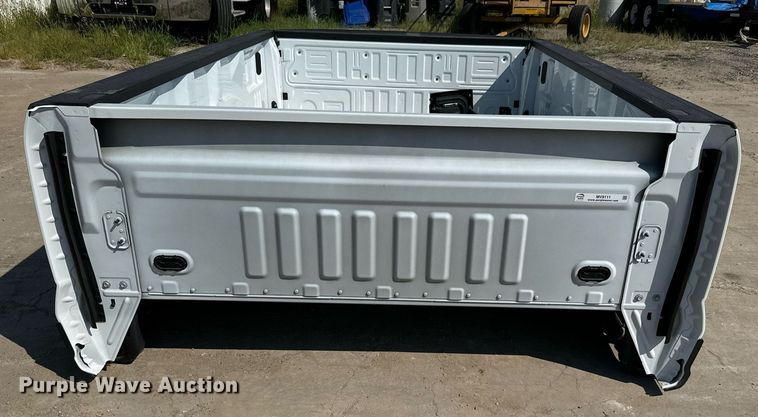 image for item MV9111 Pickup truck bed