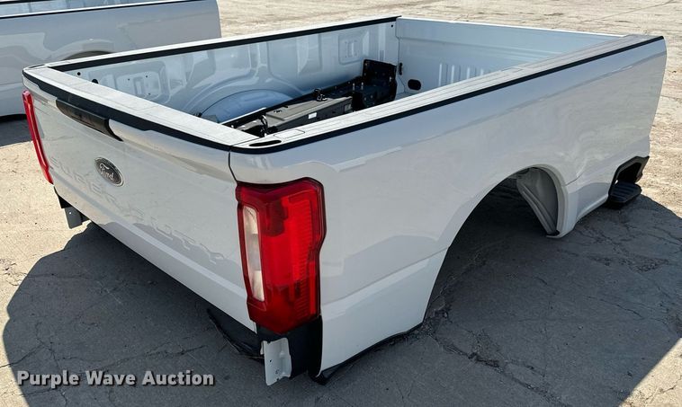image for item MV9111 Pickup truck bed