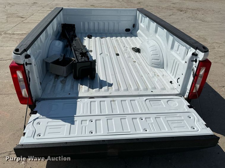 image for item MV9111 Pickup truck bed