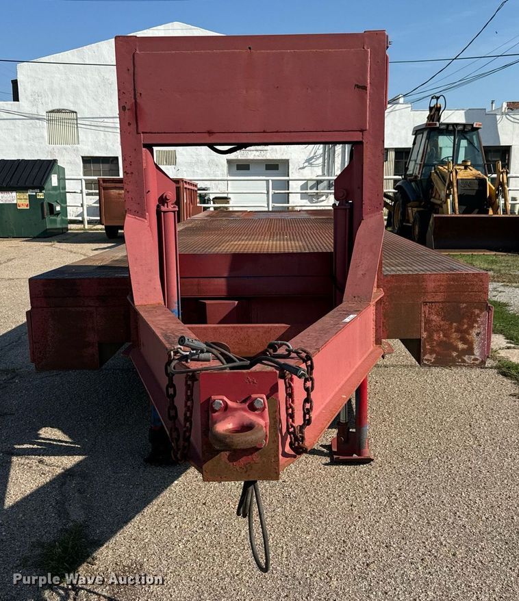 image for item MV9127 1998 Shop built hydraulic tail equipment trailer