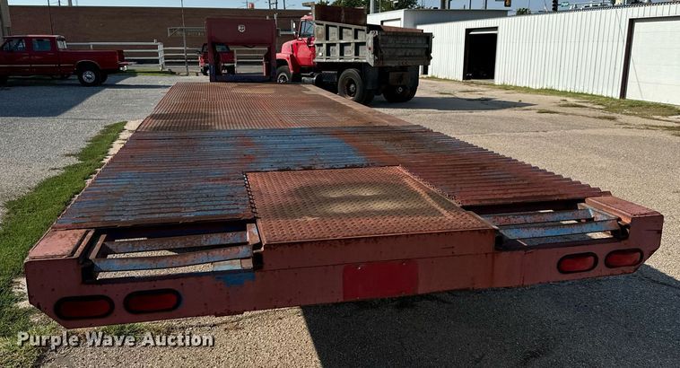 image for item MV9127 1998 Shop built hydraulic tail equipment trailer