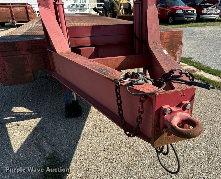 image for item MV9127 1998 Shop built hydraulic tail equipment trailer