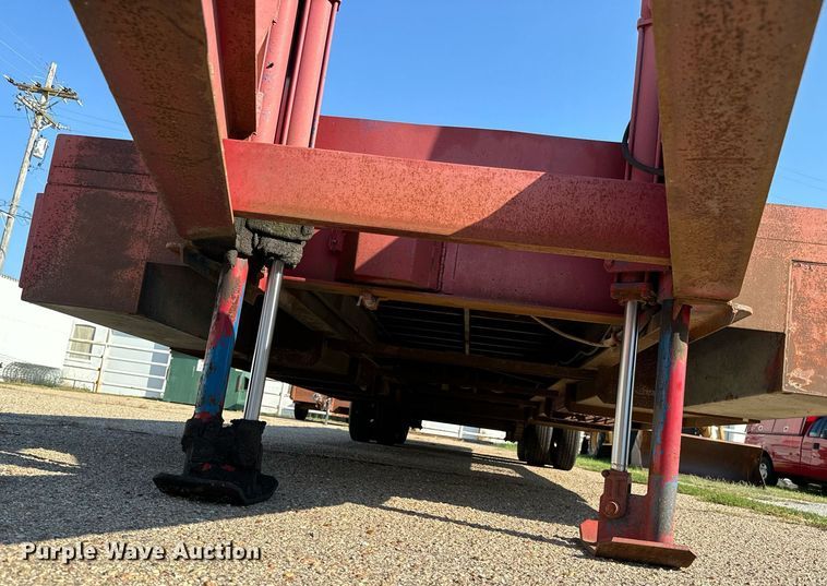 image for item MV9127 1998 Shop built hydraulic tail equipment trailer