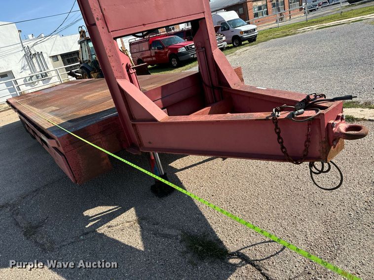 image for item MV9127 1998 Shop built hydraulic tail equipment trailer