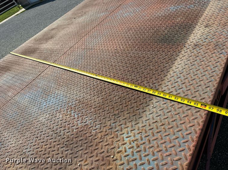 image for item MV9127 1998 Shop built hydraulic tail equipment trailer