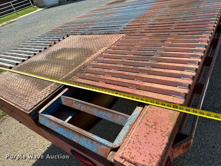 image for item MV9127 1998 Shop built hydraulic tail equipment trailer