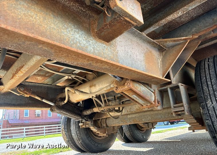 image for item MV9127 1998 Shop built hydraulic tail equipment trailer