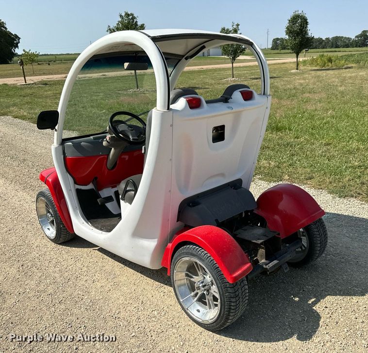 image for item MV9139 2001 GEM E2 golf cart
