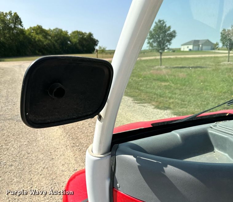 image for item MV9139 2001 GEM E2 golf cart