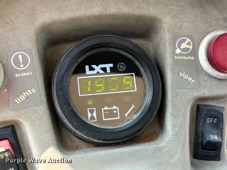 image for item MV9139 2001 GEM E2 golf cart