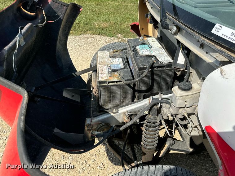 image for item MV9139 2001 GEM E2 golf cart