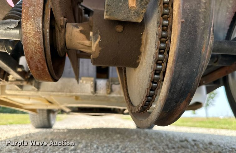 image for item MV9139 2001 GEM E2 golf cart