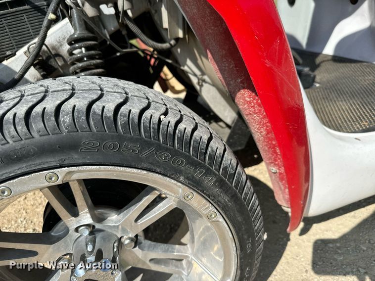 image for item MV9139 2001 GEM E2 golf cart