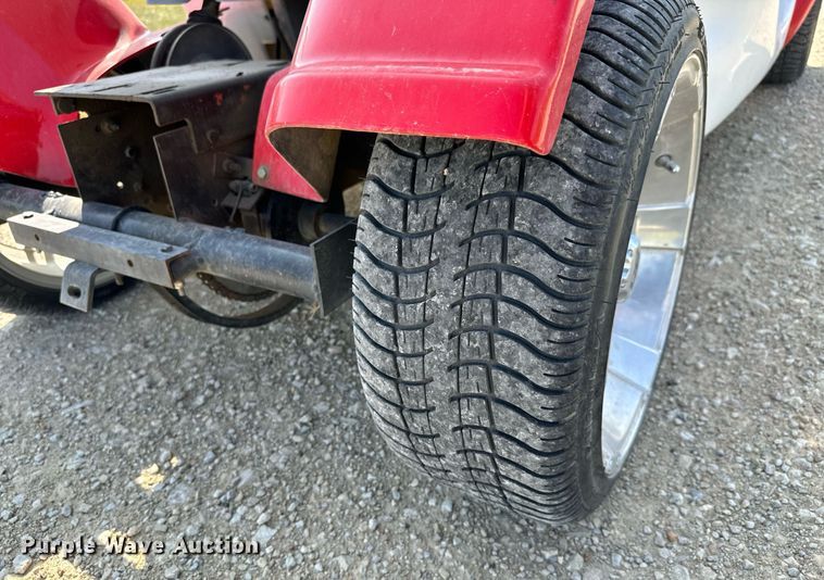 image for item MV9139 2001 GEM E2 golf cart