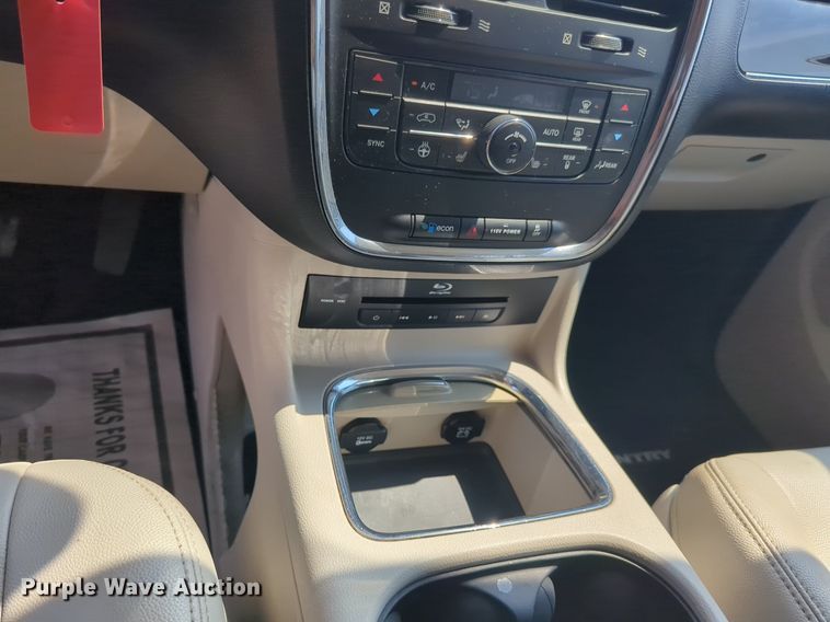 image for item NG9999 2014 Chrysler  Town and Country  van