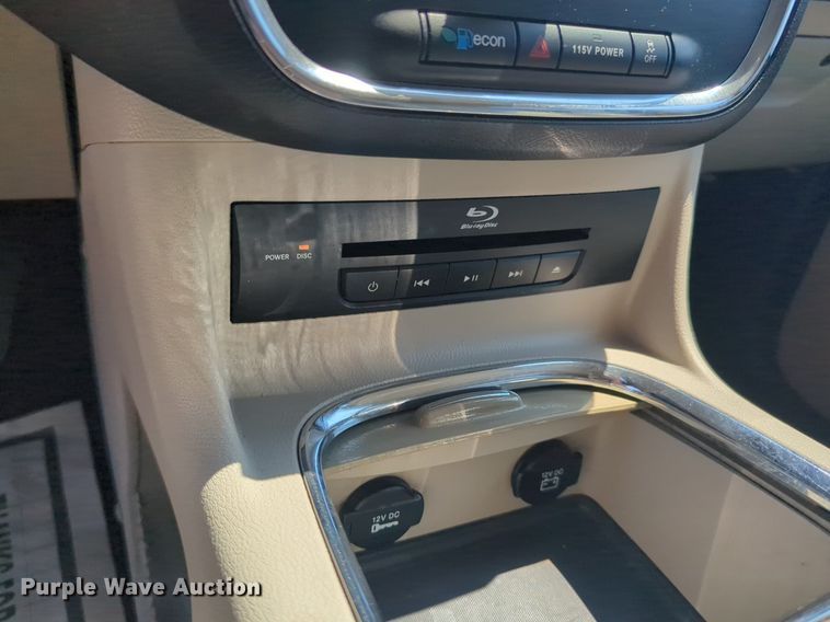 image for item NG9999 2014 Chrysler  Town and Country  van