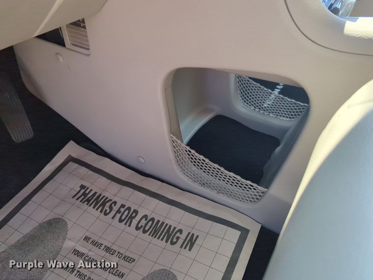 image for item NG9999 2014 Chrysler  Town and Country  van