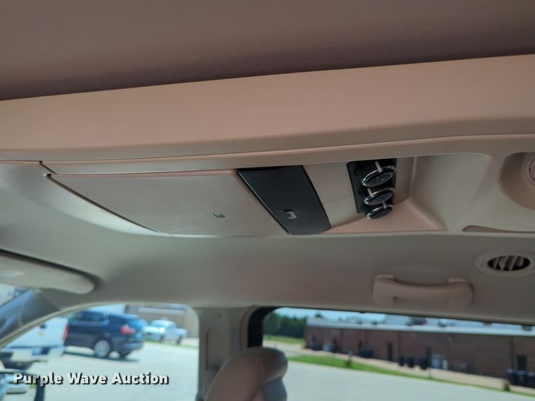 image for item NG9999 2014 Chrysler  Town and Country  van