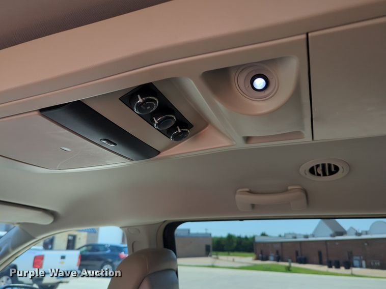 image for item NG9999 2014 Chrysler  Town and Country  van