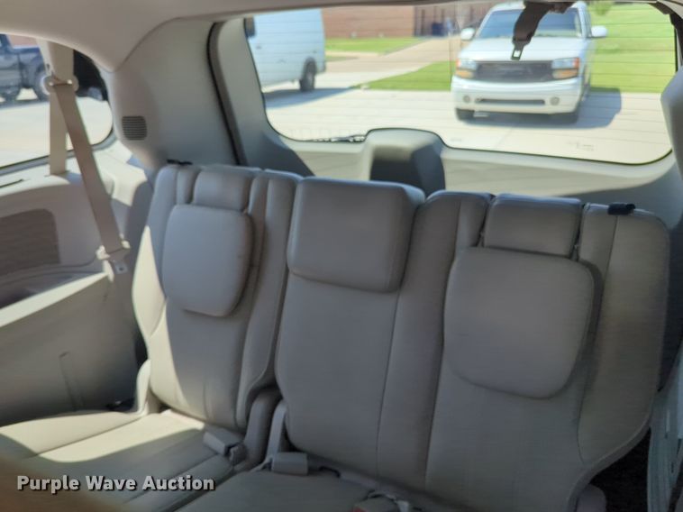 image for item NG9999 2014 Chrysler  Town and Country  van