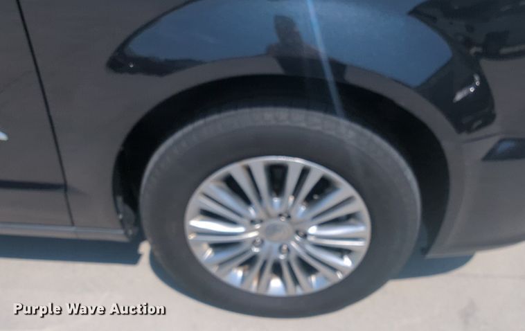 image for item NG9999 2014 Chrysler  Town and Country  van