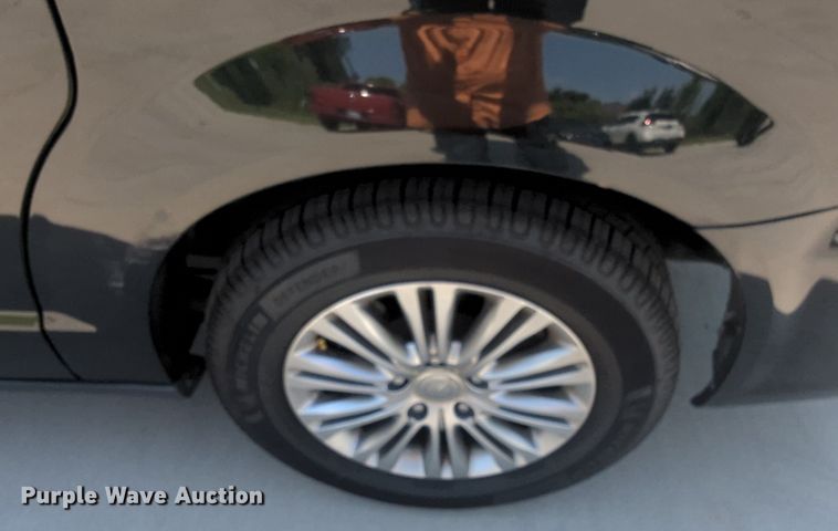 image for item NG9999 2014 Chrysler  Town and Country  van