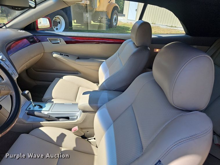 image for item NX9050 2005 Toyota  Camry Solara convertible