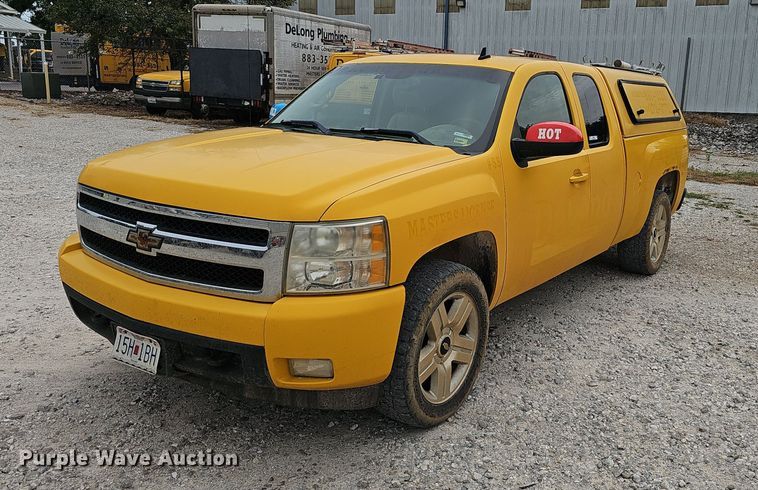 image for item NX9163 2007 Chevrolet  Silverado 1500 Ext. Cab pickup truck