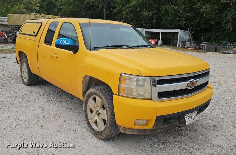 image for item NX9163 2007 Chevrolet  Silverado 1500 Ext. Cab pickup truck