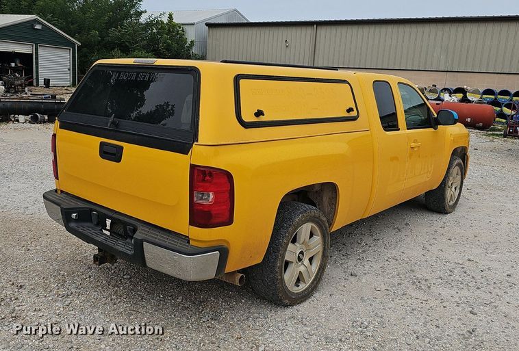 image for item NX9163 2007 Chevrolet  Silverado 1500 Ext. Cab pickup truck