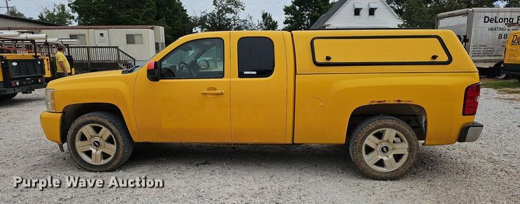 image for item NX9163 2007 Chevrolet  Silverado 1500 Ext. Cab pickup truck